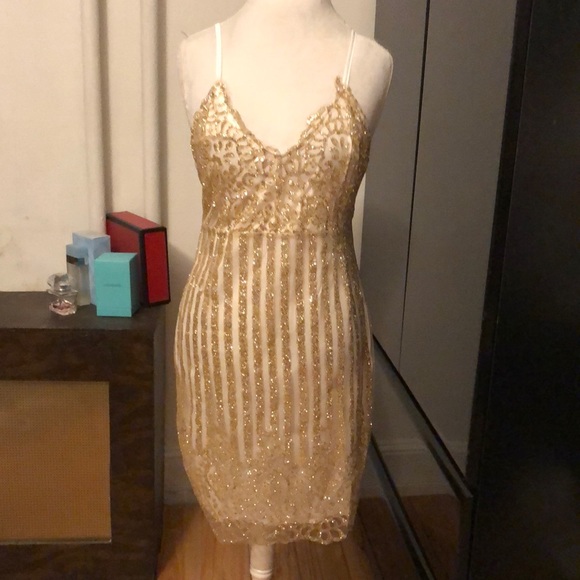 Dresses & Skirts - Gold glitter dress